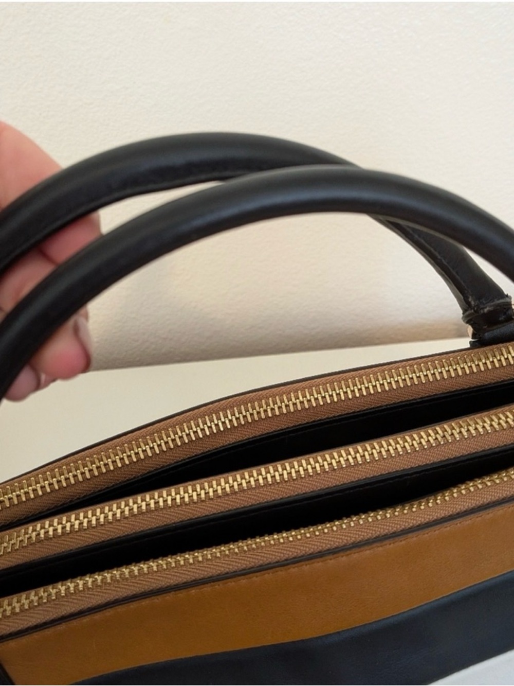 Coach Borough Red Striped
Satchel In BEAUTIFUL CONDITION!! - Picture 7 of 9